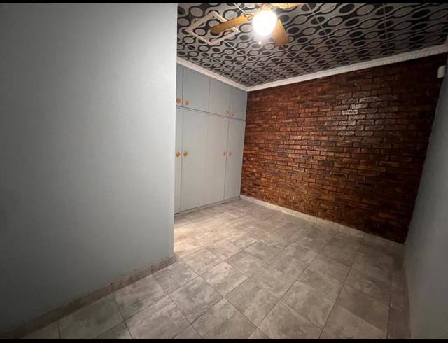 2 BEDROOM PROPERTY TO RENT IN SELCOURT